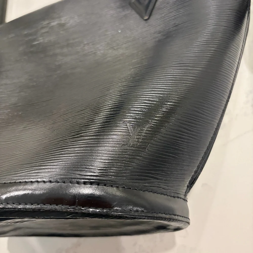 Louis Vuitton Black Epi Leather Zip Tote authentic AS0916 saint Jacques